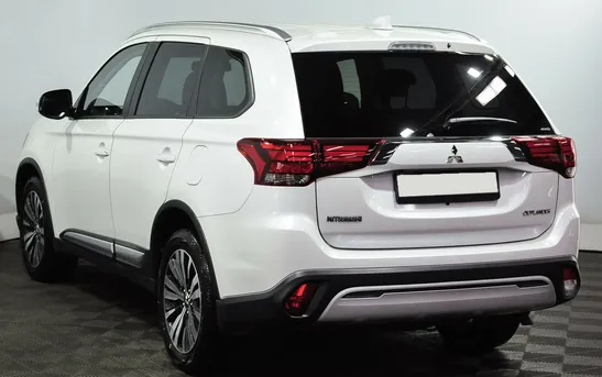 Mitsubishi Outlander 2.00 вариатор, фото №1